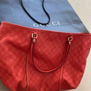 Authentic Gucci Leather Tote dust bag included!! Like New!